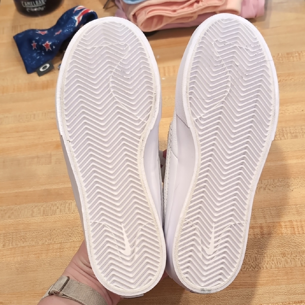 Nike White and Gold Minimalist Sneakers - Picture 5 of 7